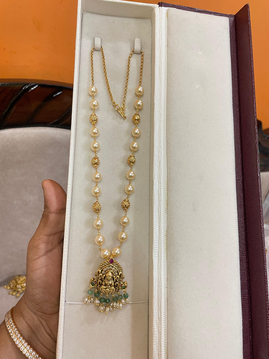 Handmade Swarovski pearls with locket