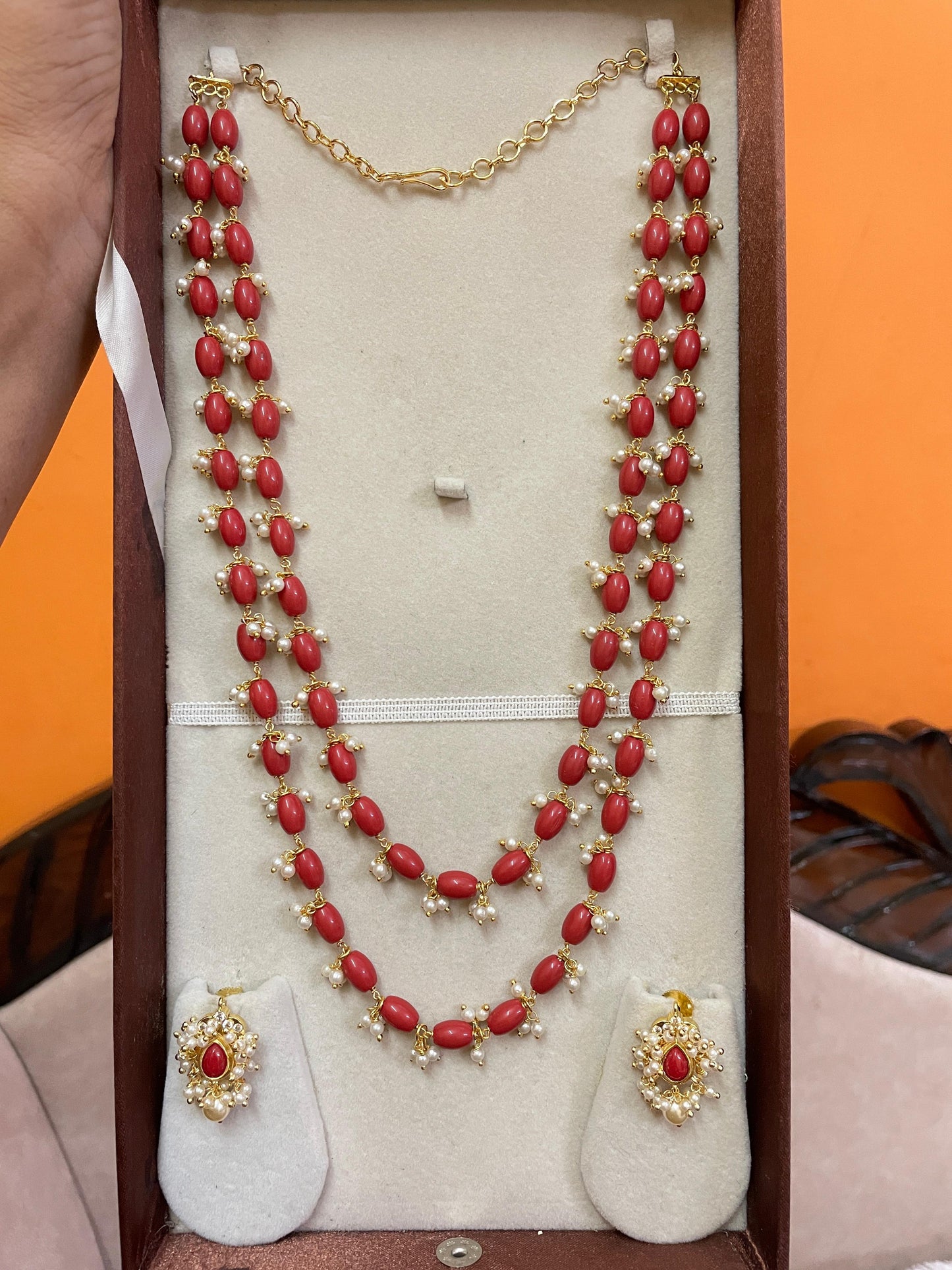 Handmade coral beads chain with earrings
