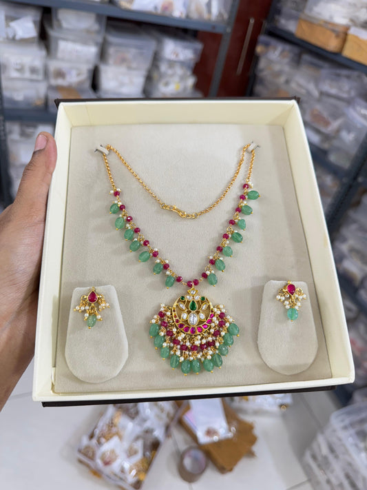 Strawberry beads jadau kundan neckset