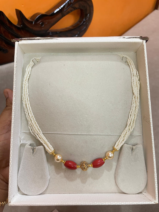 Simple pearl coral chain