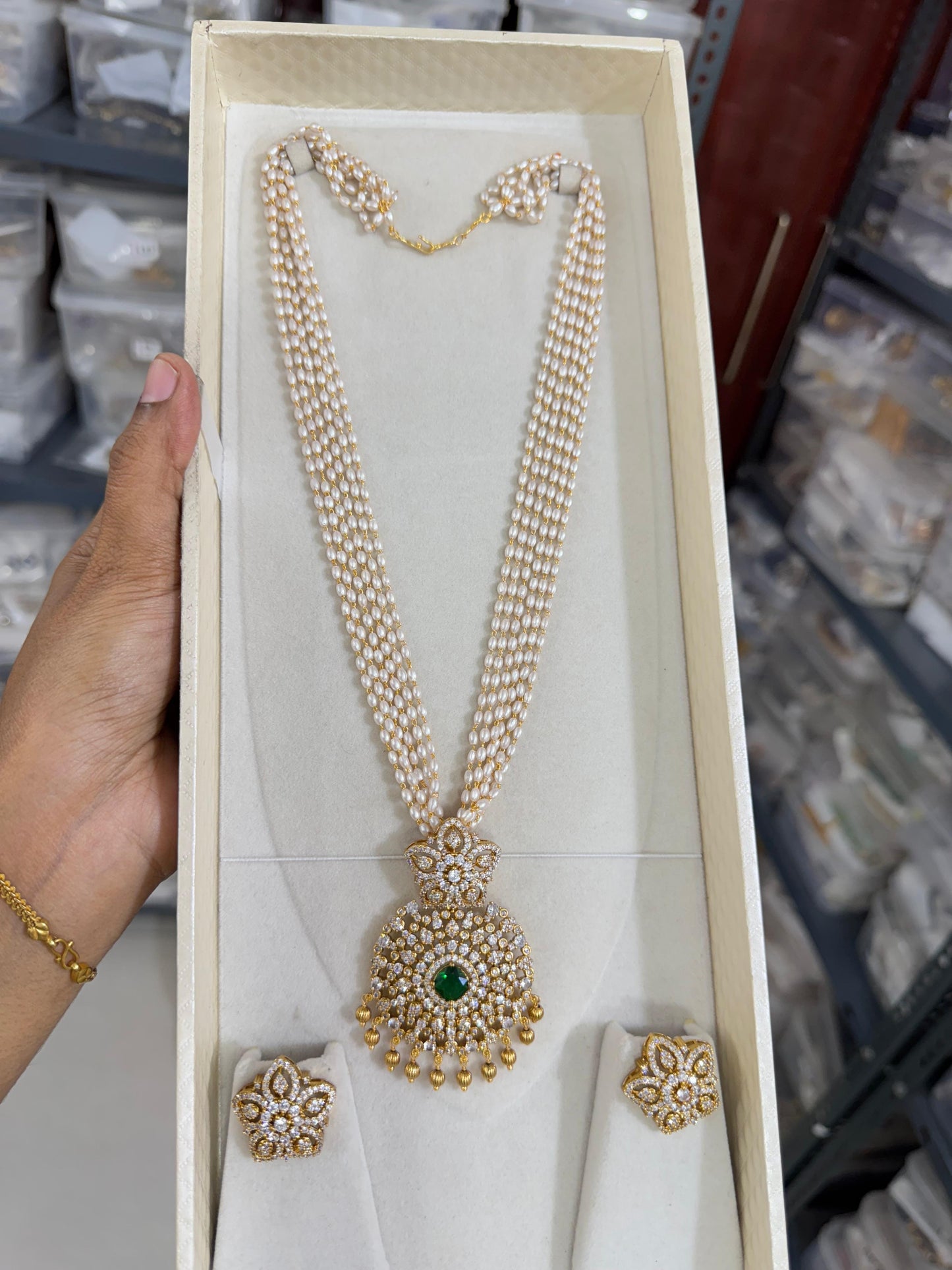 Floral cz locket pearl haram