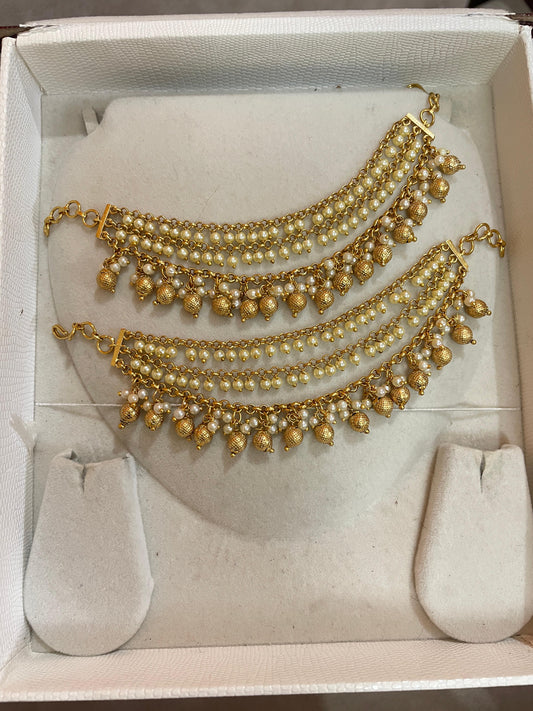 Gold plated pearl side chain mattal