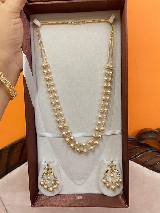 Double layer pearl chain with chandbali earrings