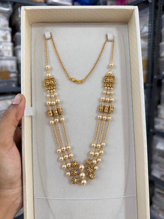 Elegant triple layer pearl and gold balls chain