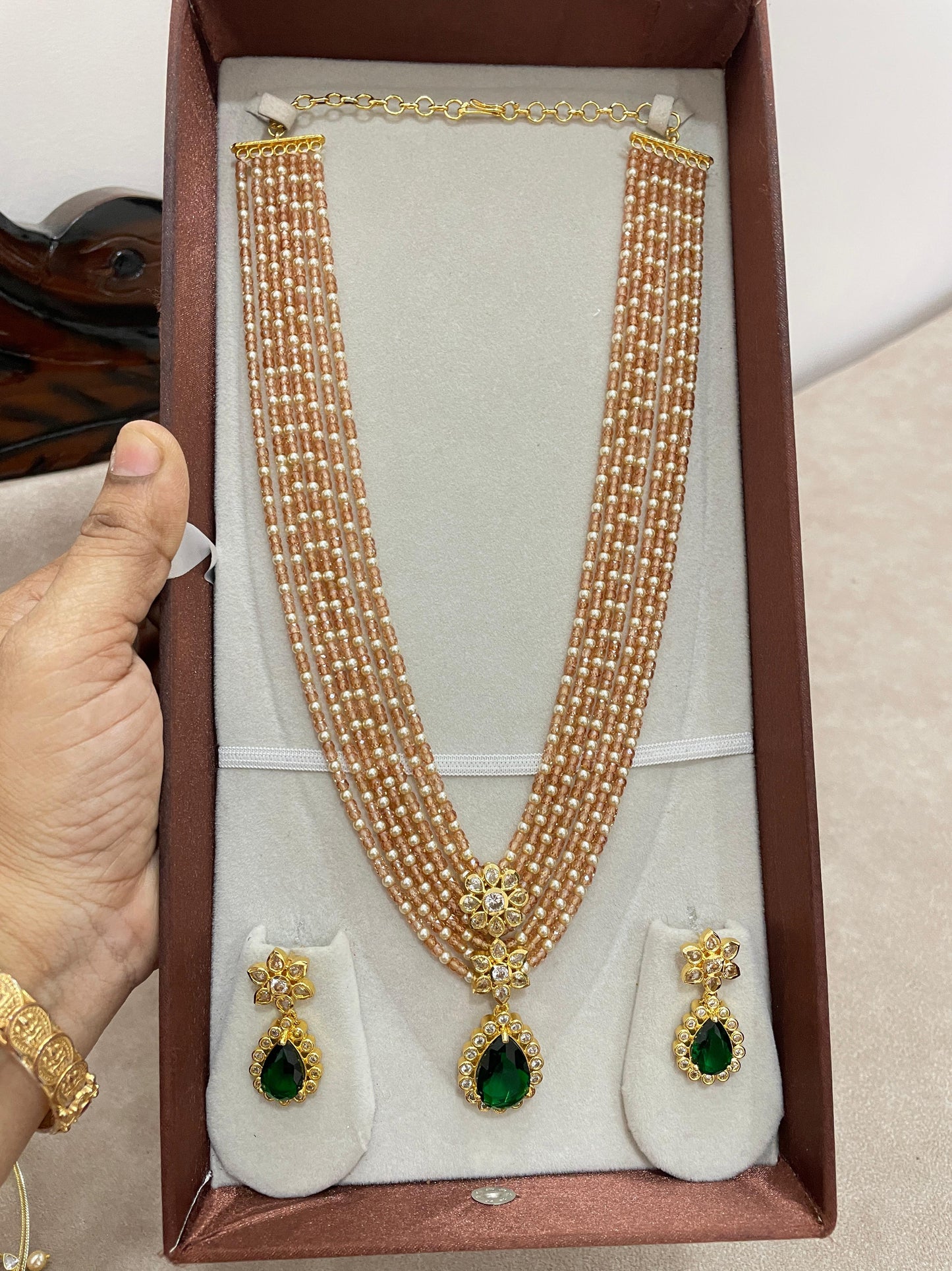 Classic peach pearl haram with emerald pendant set