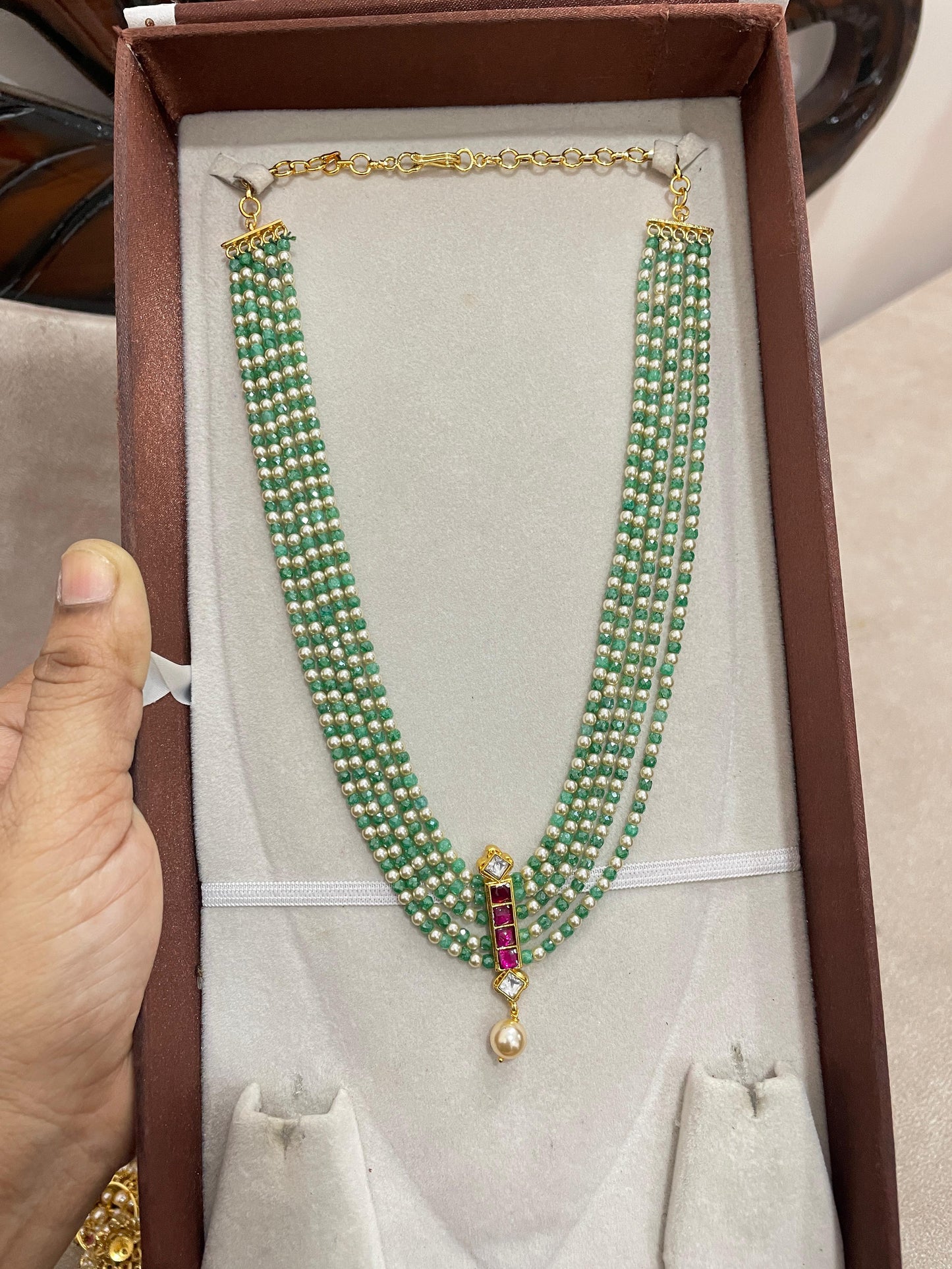 Classic emerald  beads with pearl accents semiharam
