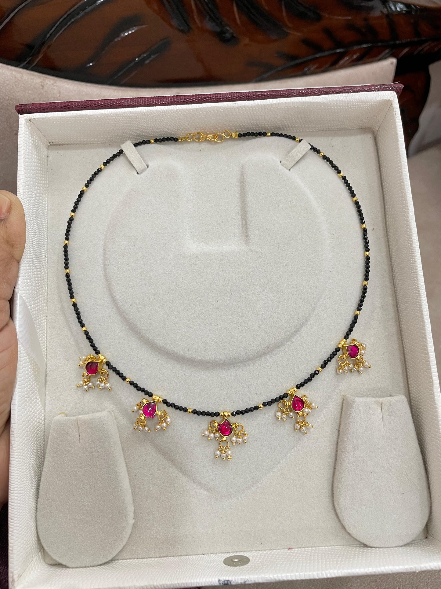 Elegant Black beads chain with Kemp pearl detailing