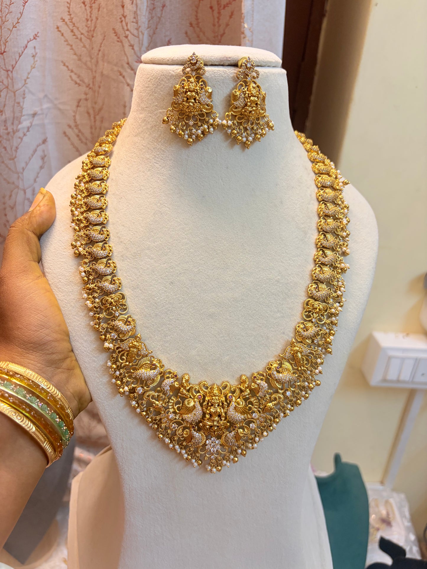 Gold Nakshi jadau Lakshmi haram