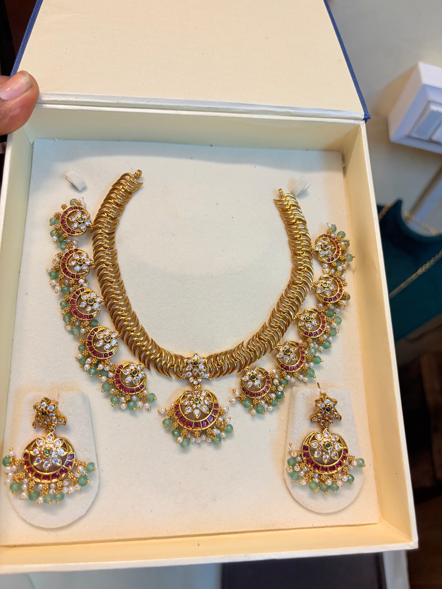 Kemp stones Jalebi necklace set