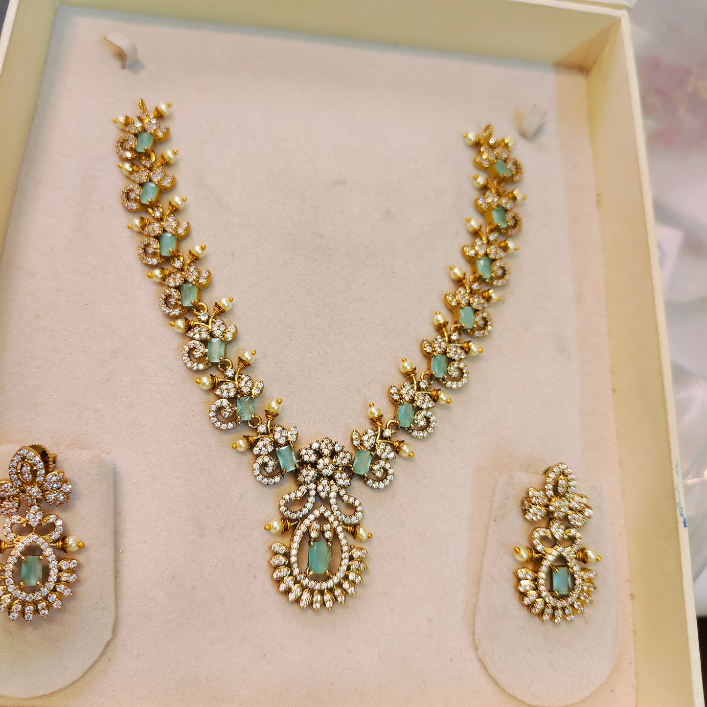 Cz stone gold plated intricate jadau necklace set premium quality