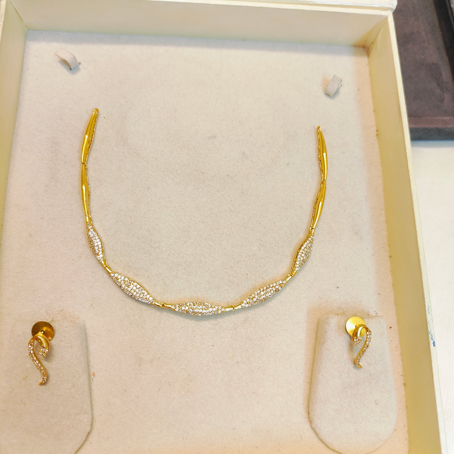 Cz stone gold plated necklace set premium quality