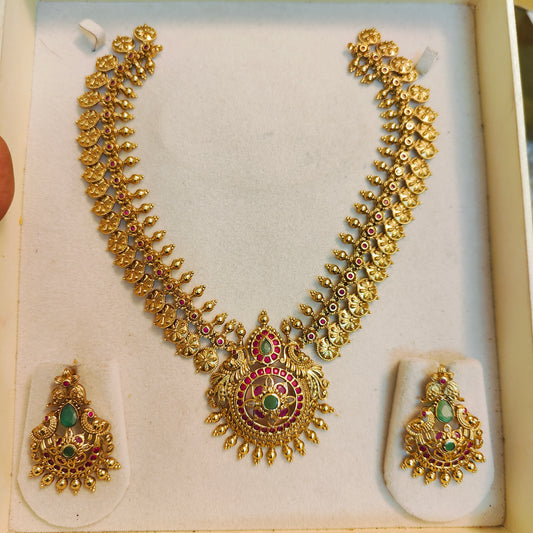 Gold antique finish necklace set