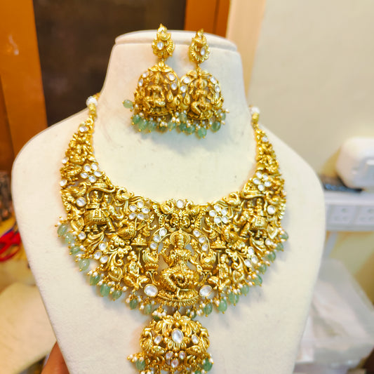 Gold antique finish jadau kundan premium quality bridal neckset