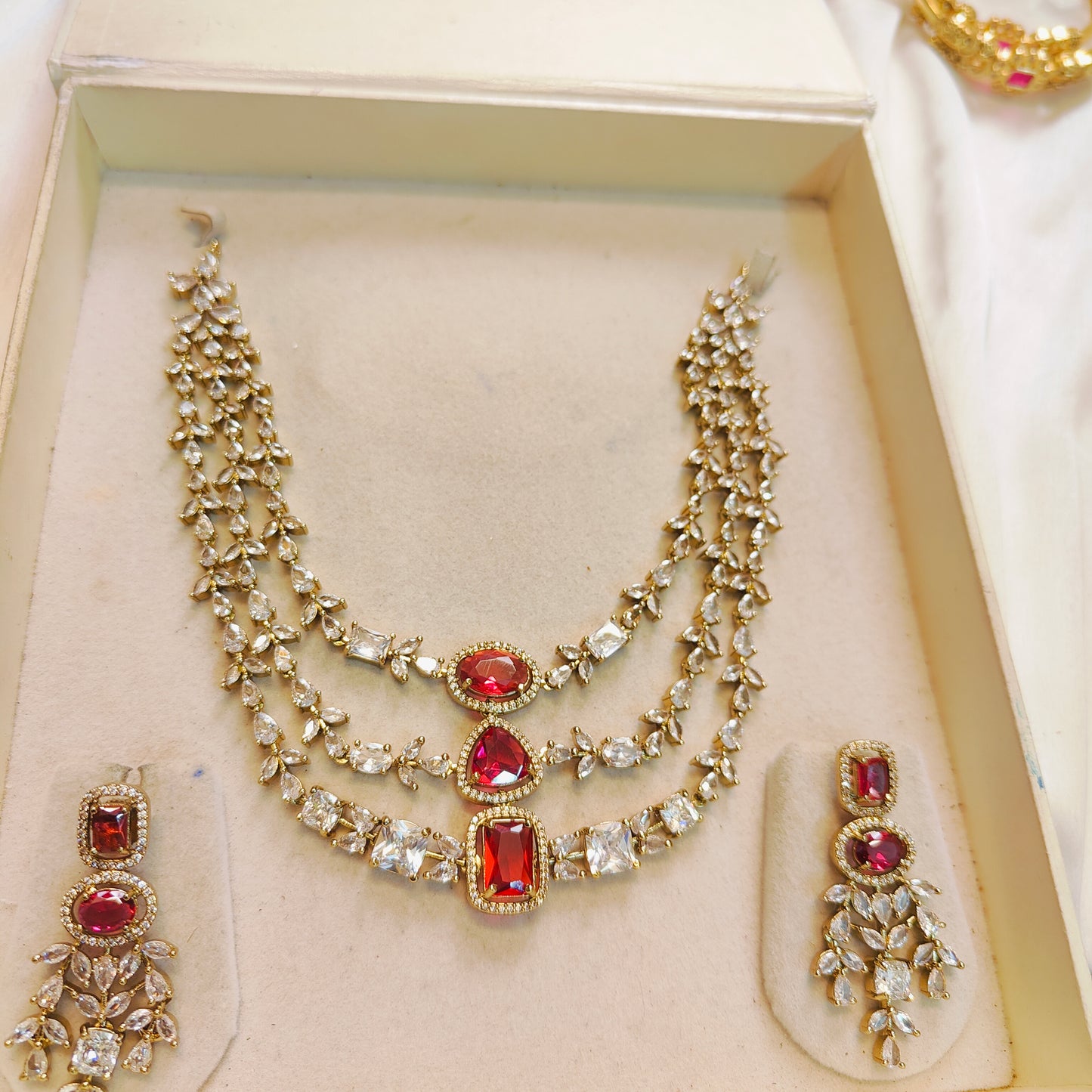 Victoria jadau finish 3 layer necklace set premium quality