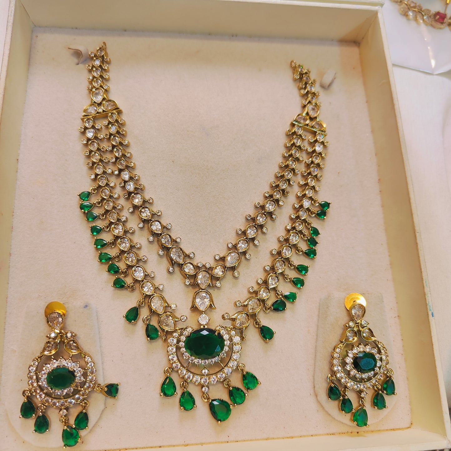 Victoria jadau finish 2 layer necklace set premium quality