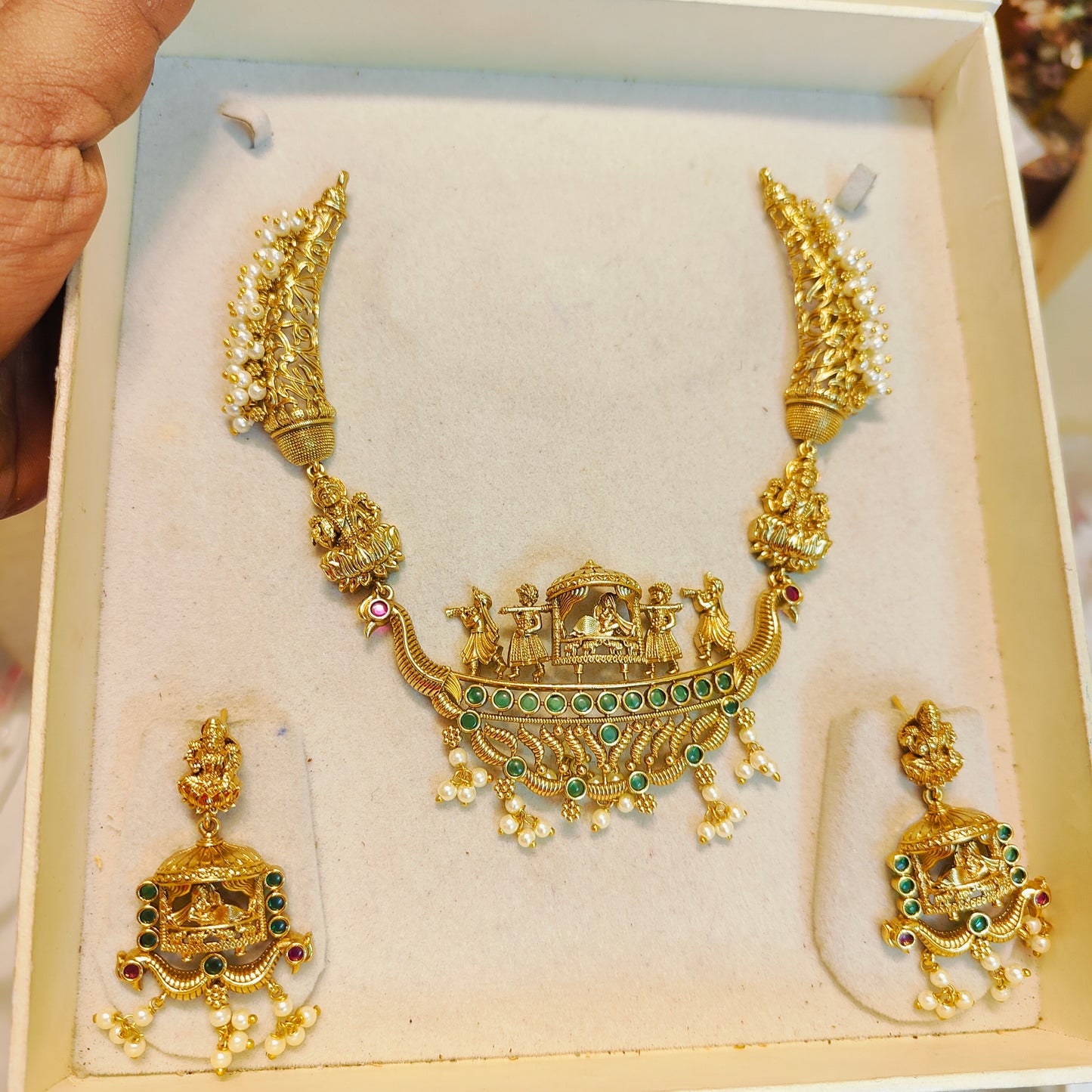 Gold antique finish necklace set premium quality