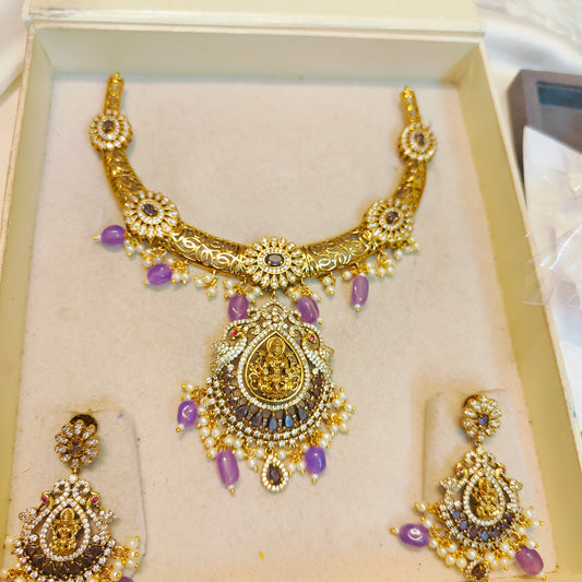 Victoria jadau finish gold replica Kanti necklace set