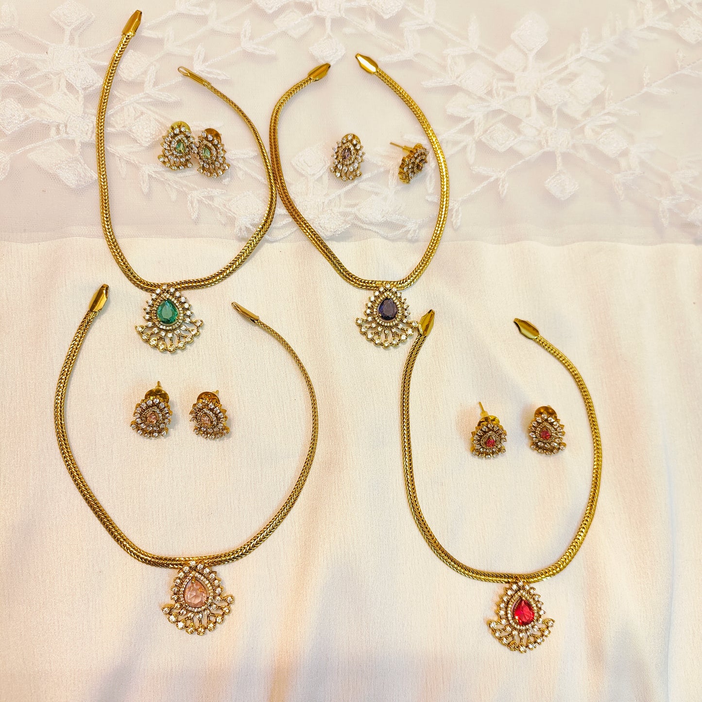 Regal diamond look like necklace set