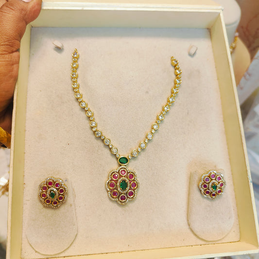 Simple Kundan necklace set