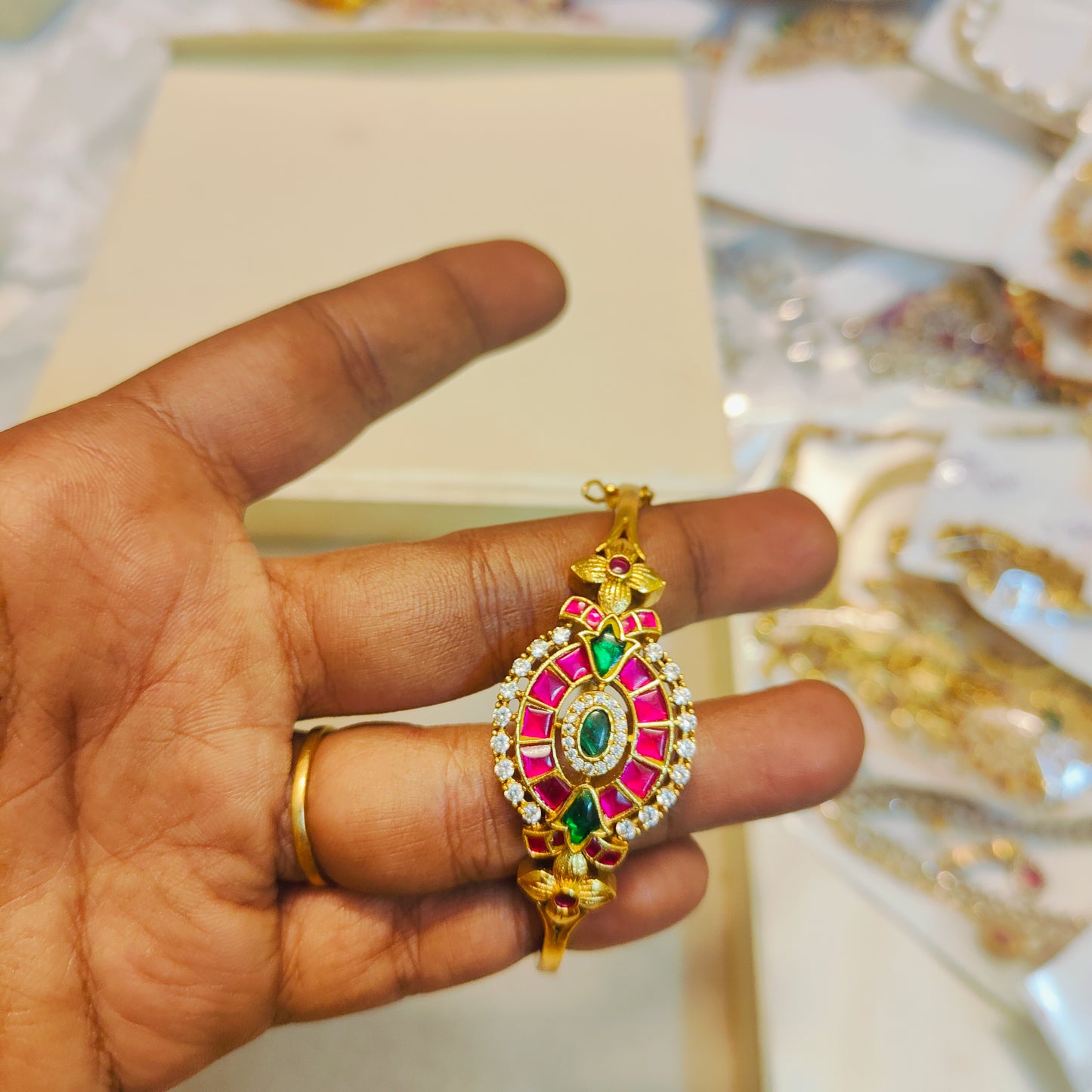 Real Kemp stones bracelet premium quality