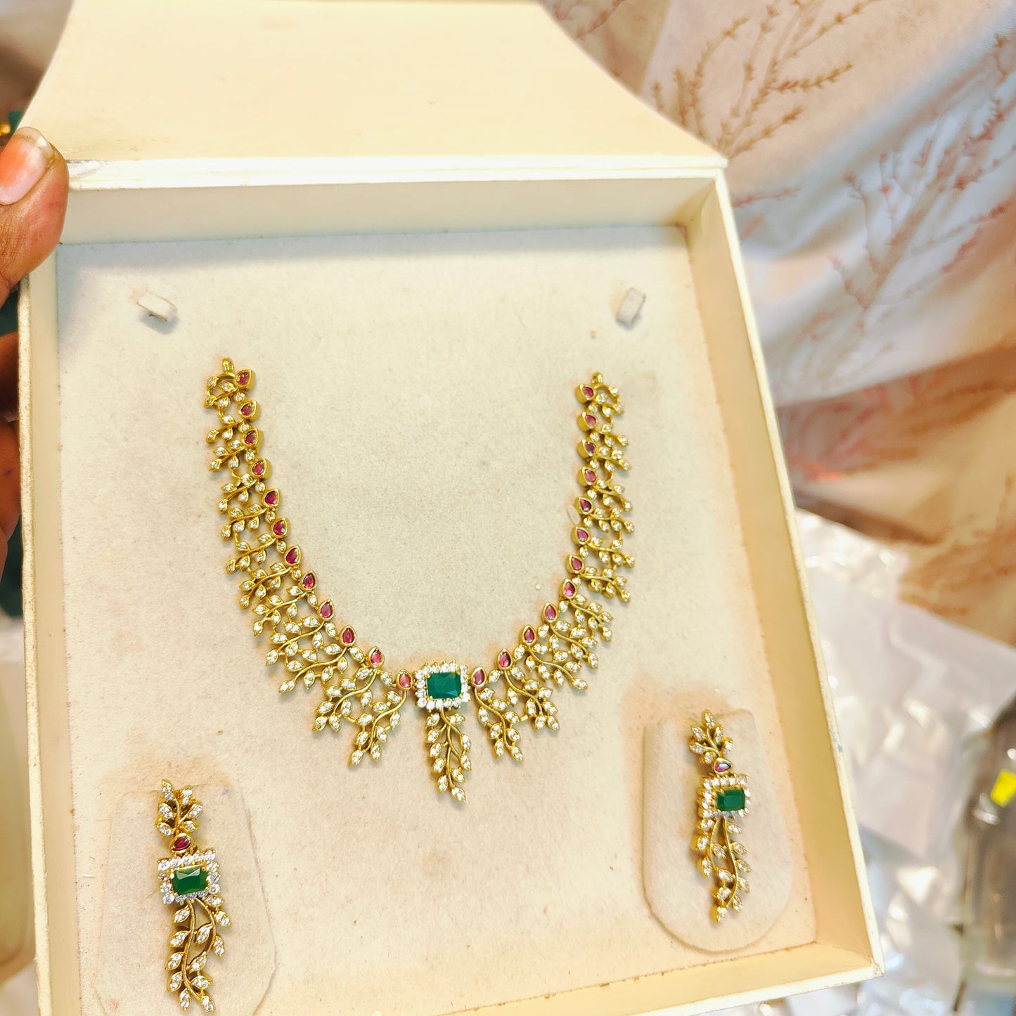 Gold antique finish leaf necklace set