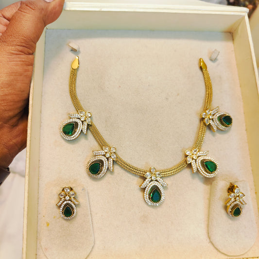 Elegant teardrop necklace set
