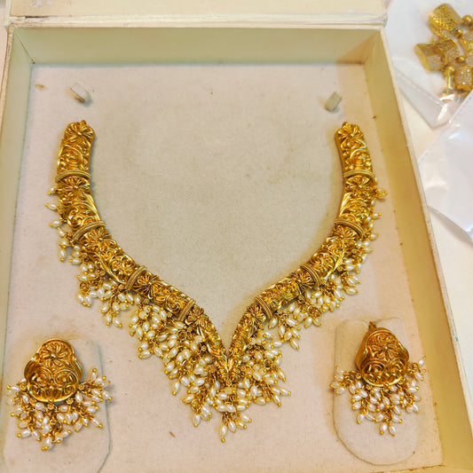 Antique gold pearl choker set