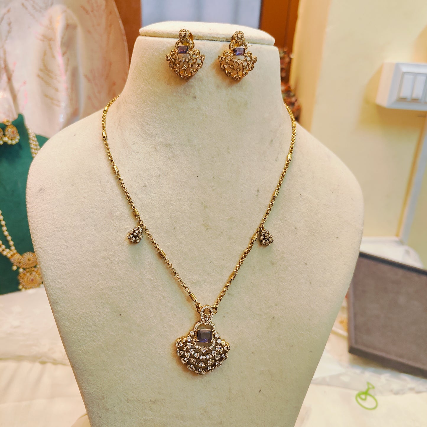 Classic purple cz stone chain