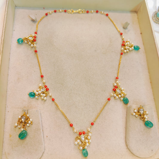 Handcrafted kundan chain with pearl accents
