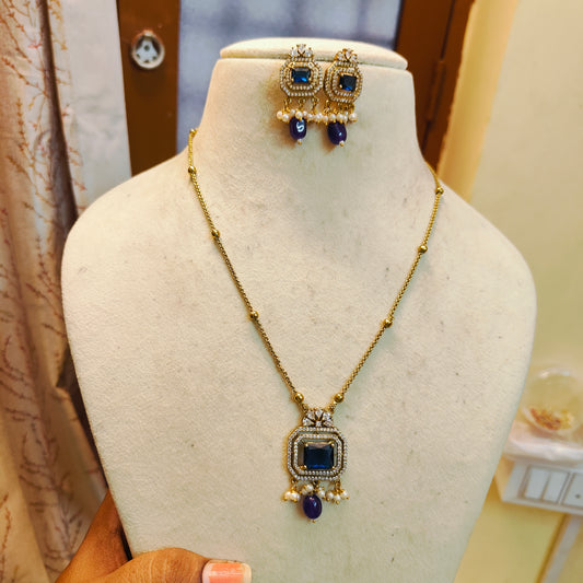 Elegant blue stones gold antique finish chain