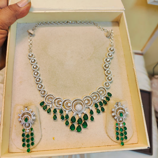Gj polish necklace set with emerald stone hanging