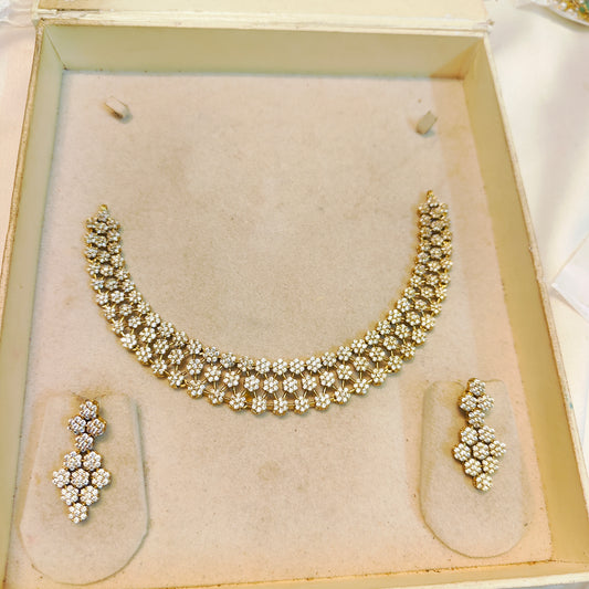 Floral diamond choker necklace set with drop earrings