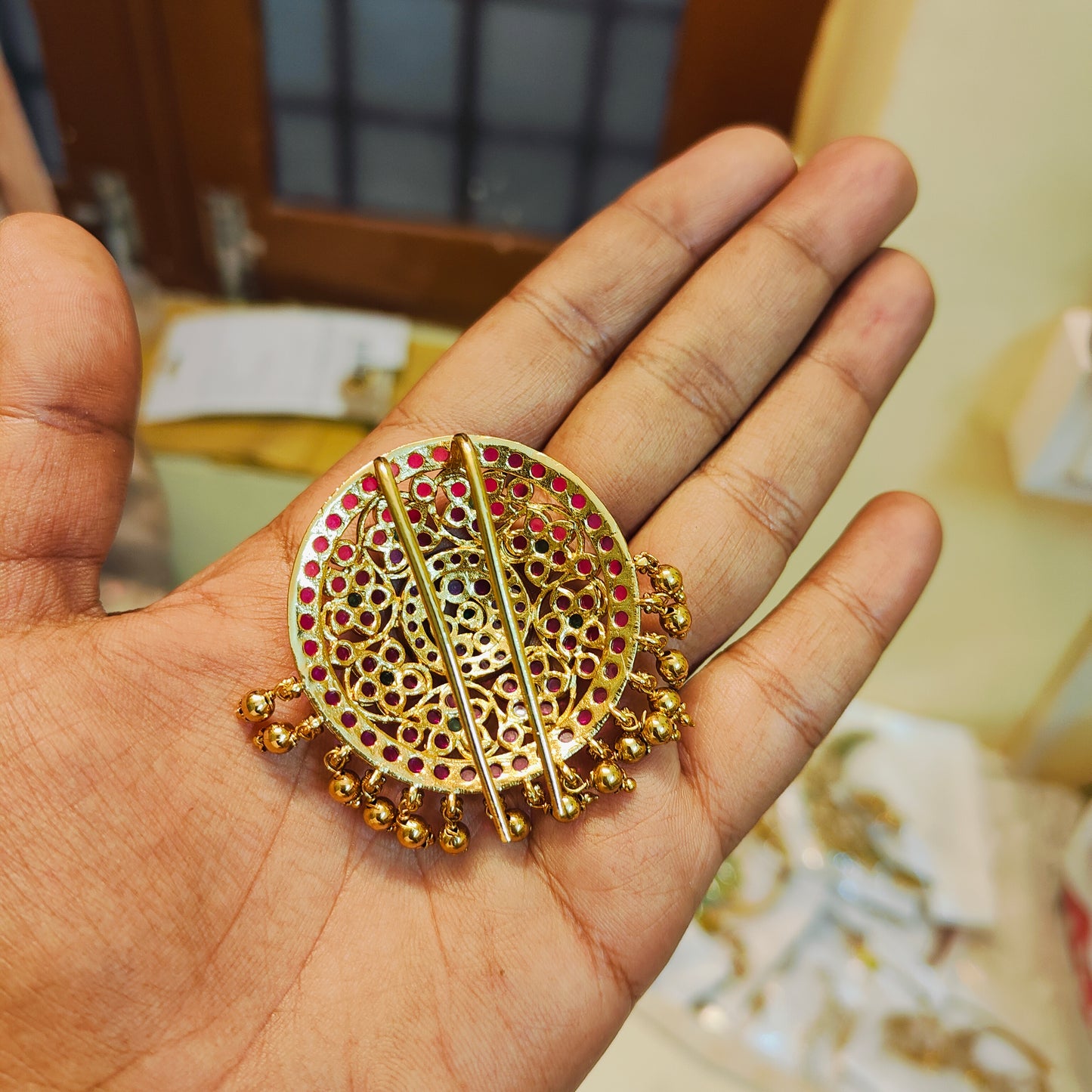 Traditional round Kemp stones hair accessories