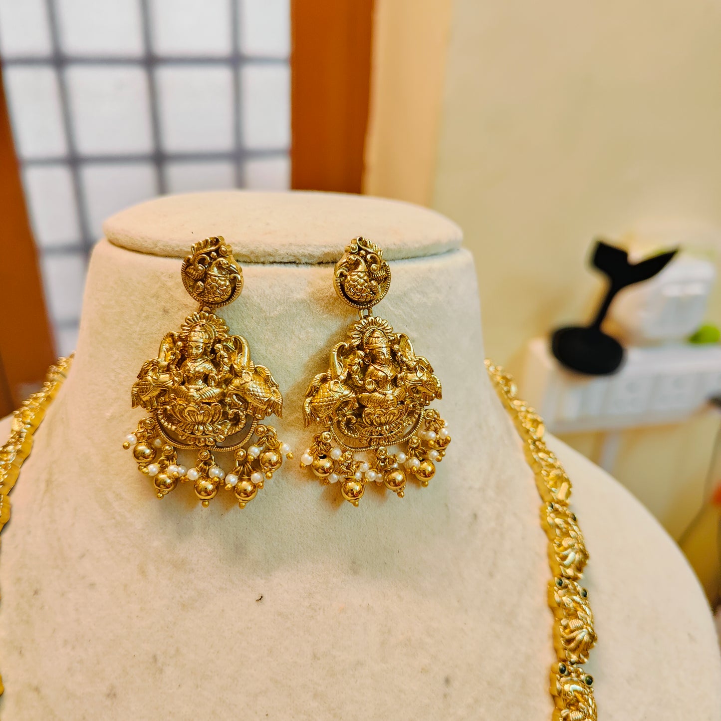 Divine gold antique temple lakshmi haram
