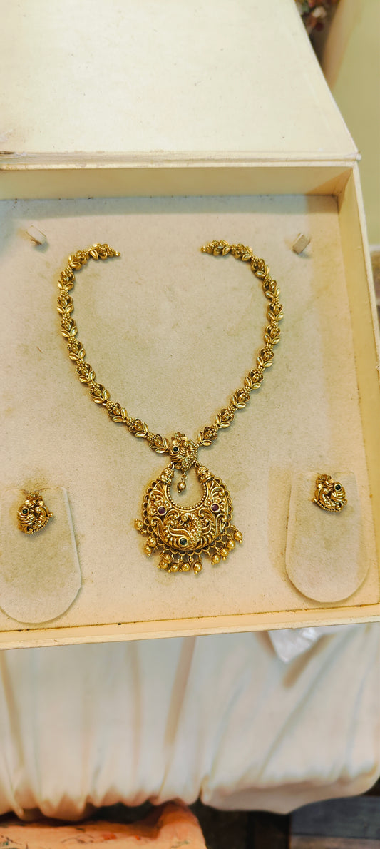Regal peacock antique necklace set
