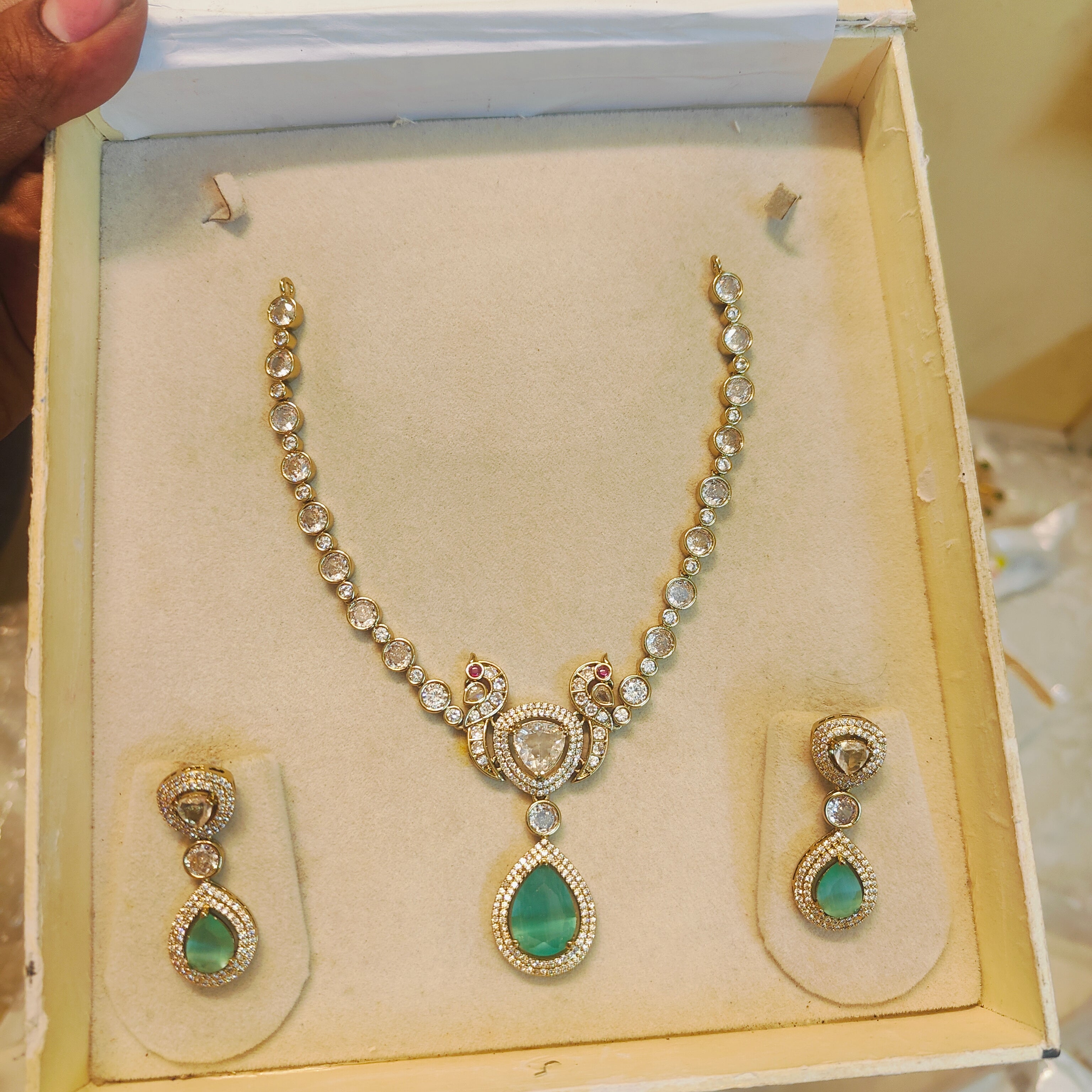 Aqua blue Moissanite jadau necklace set