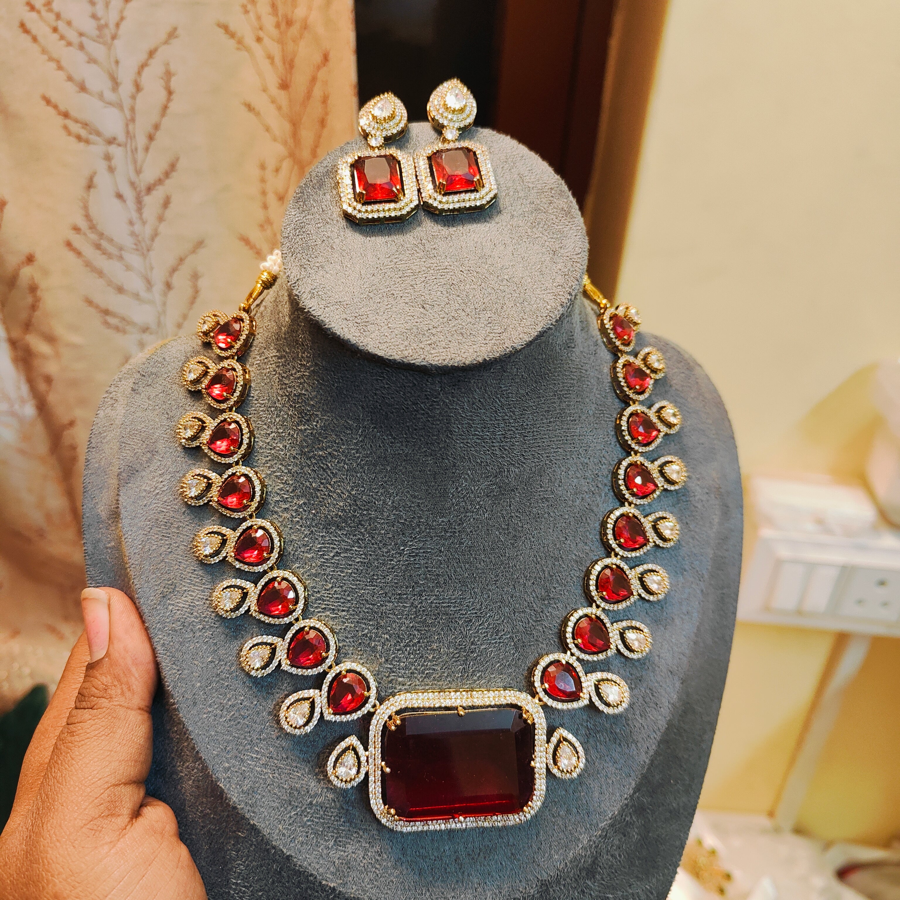 Royal ruby Bold jadau necklace set
