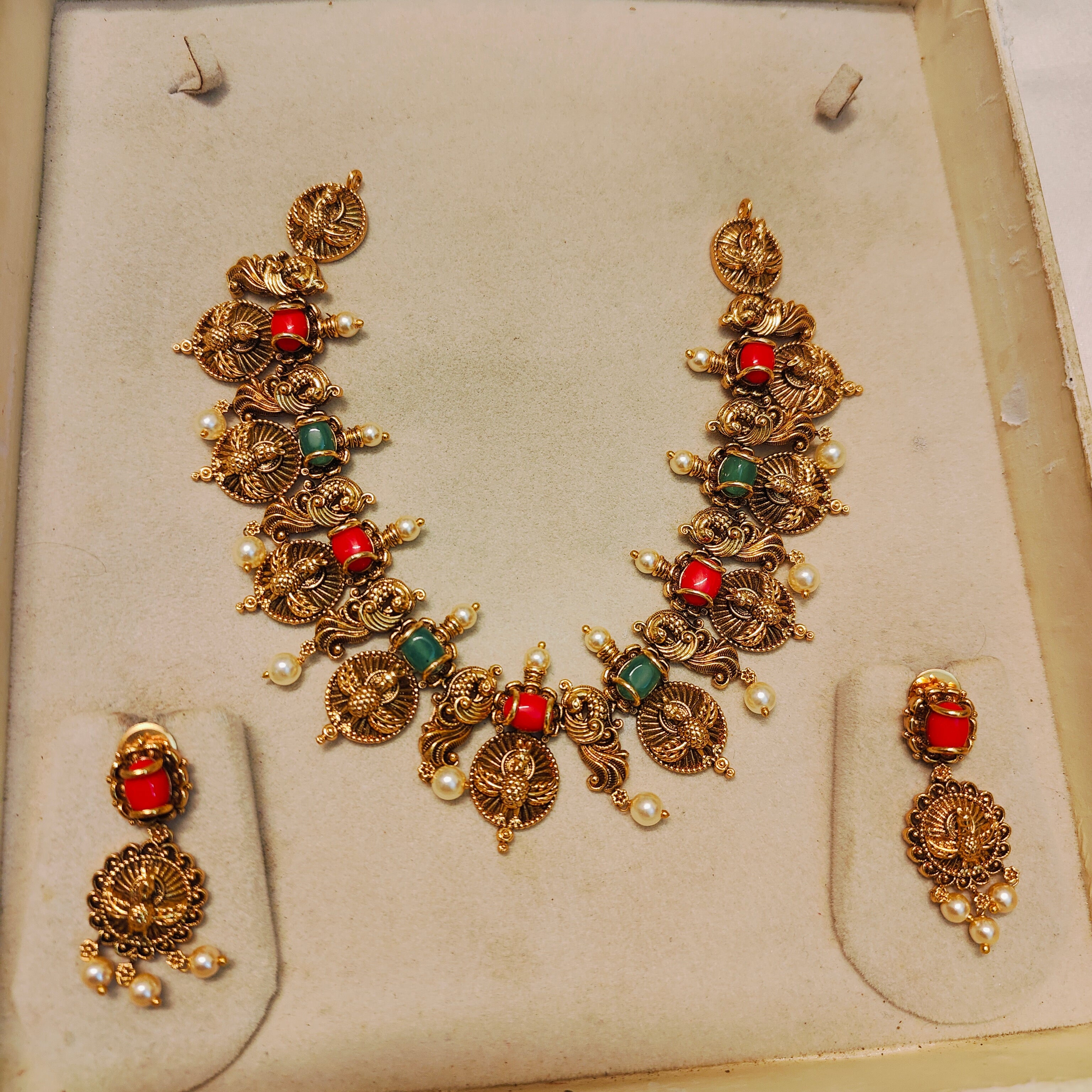 Traditional gold antique finish emerald pagadam necklace set