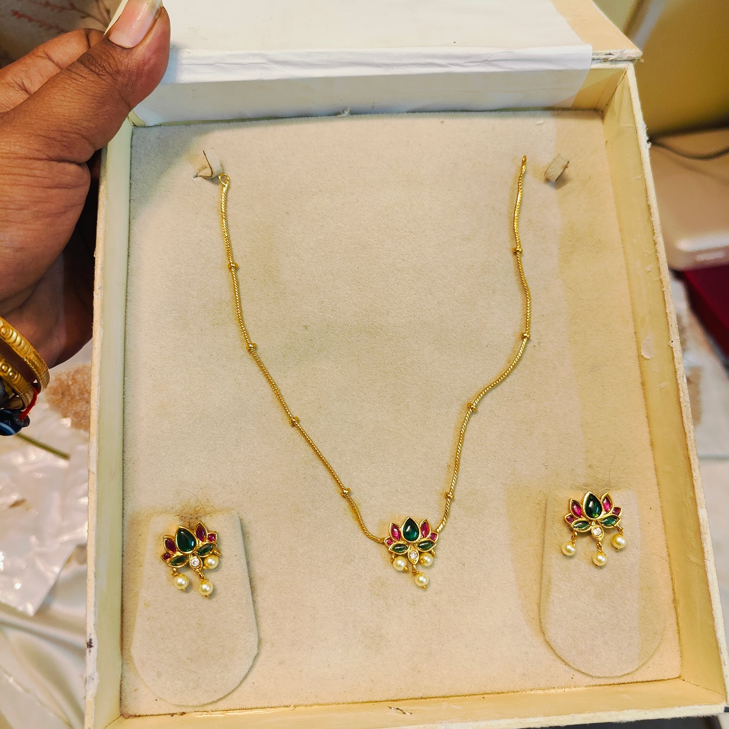 Elegant lotus pendant necklace set