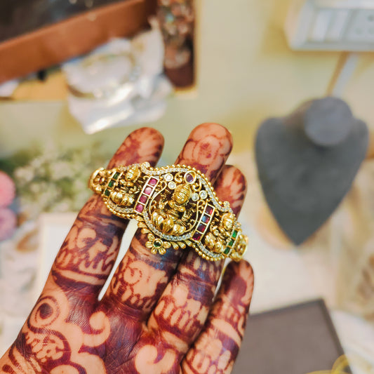 Antique Lakshmi Kemp kada