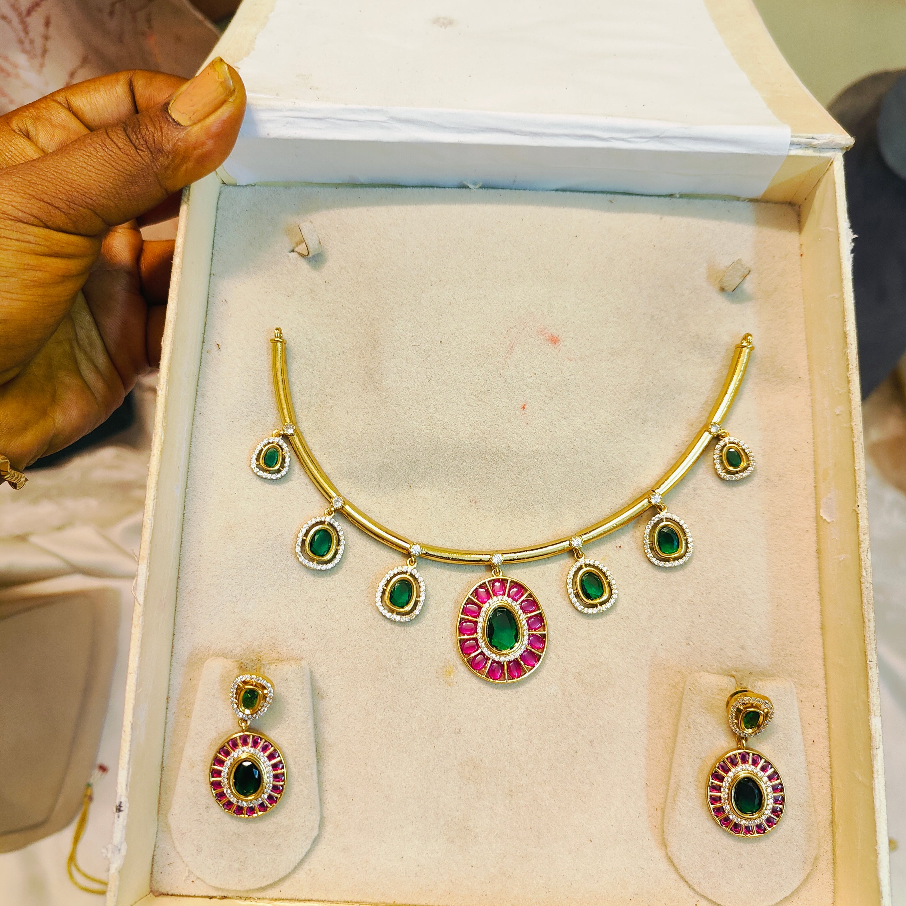 Oval Pendant Ruby Emerald Vintage Kanti set