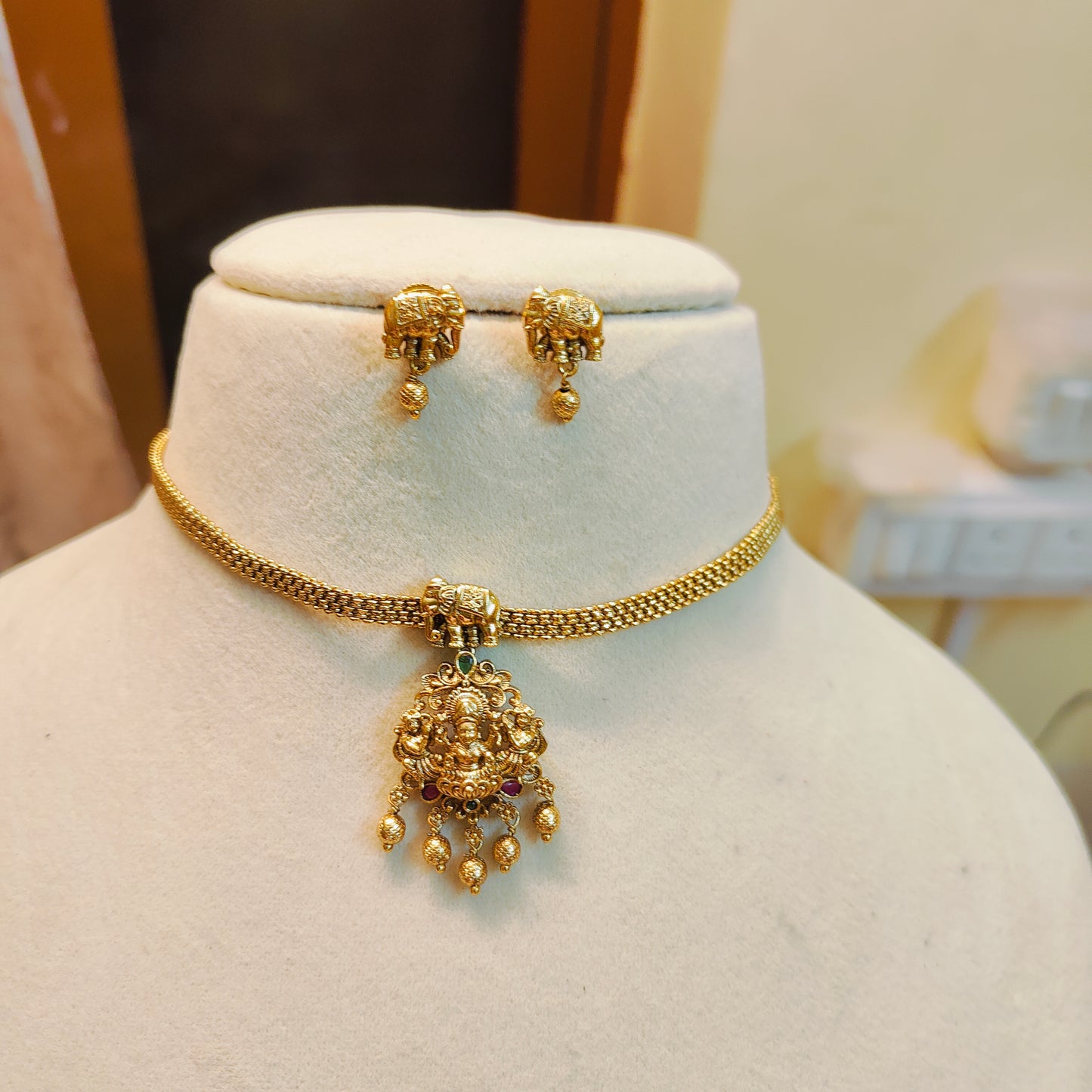Vintage Gold antique finish Lakshmi chokerset