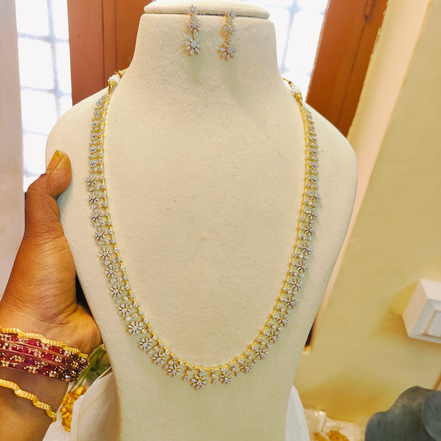 Diamond replica Gj polish floral haram