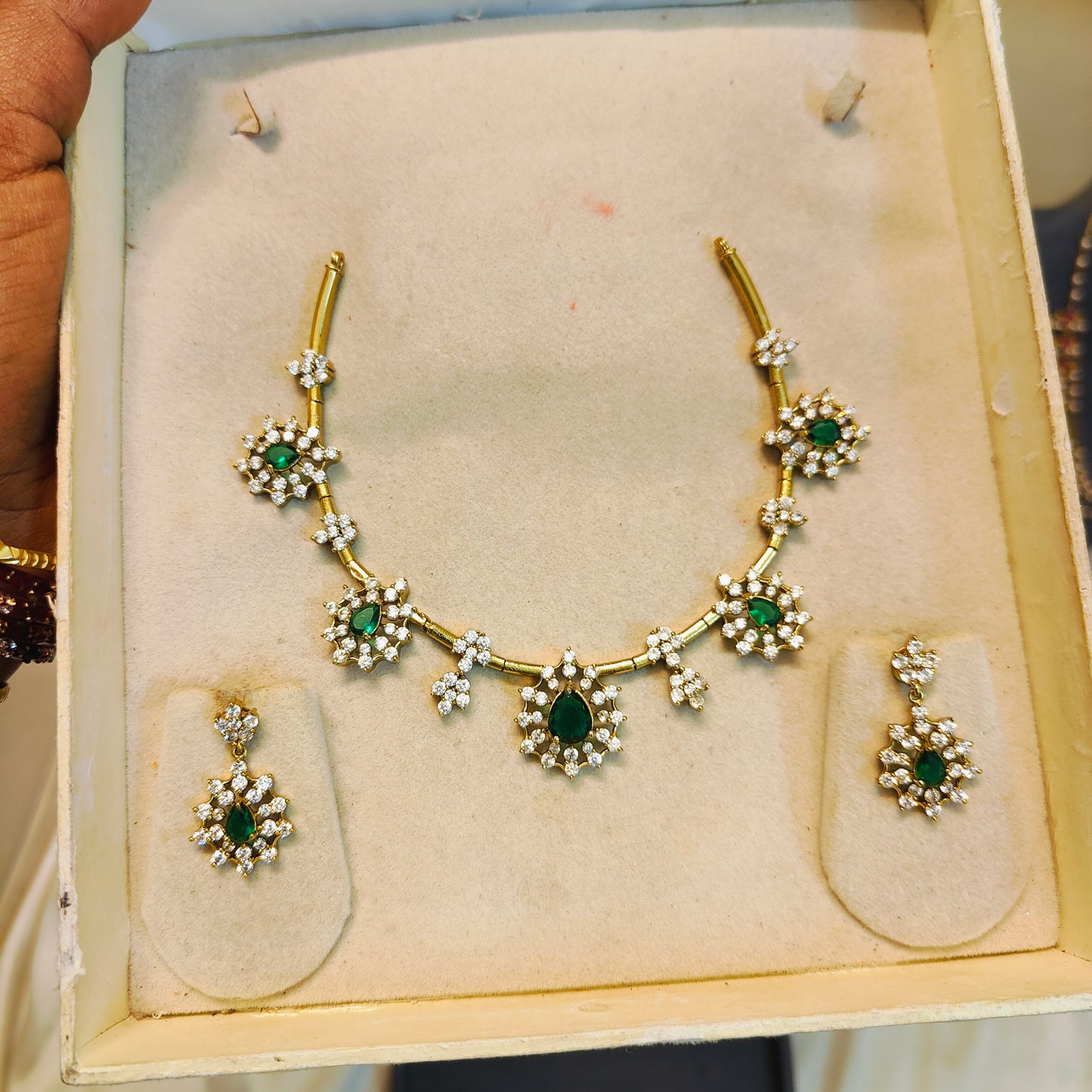 Emerald Bloom Kanti necklace set