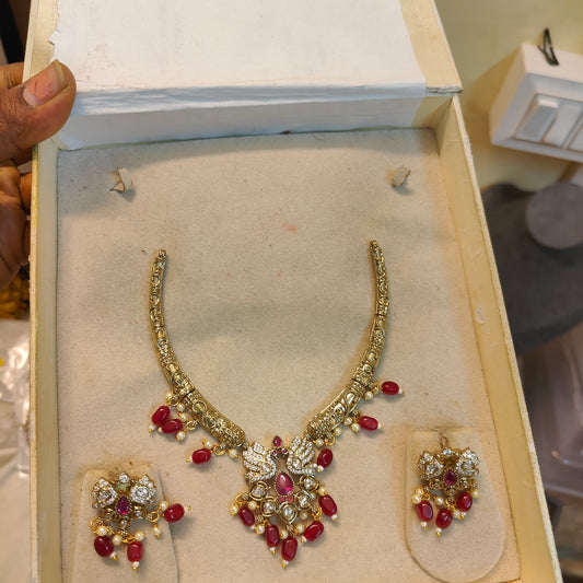 Bird Motif Victoria Kanti necklace set with red beads