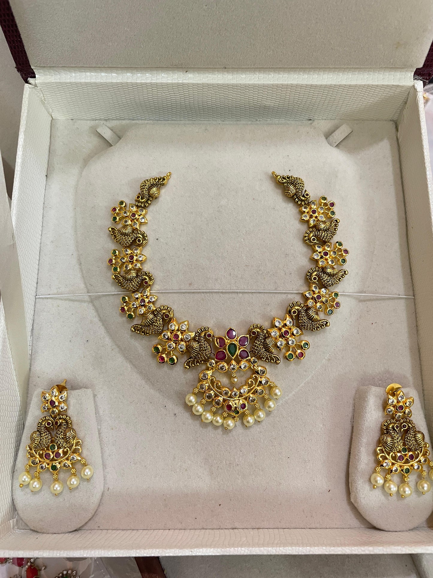 Gold antique finish necklace set