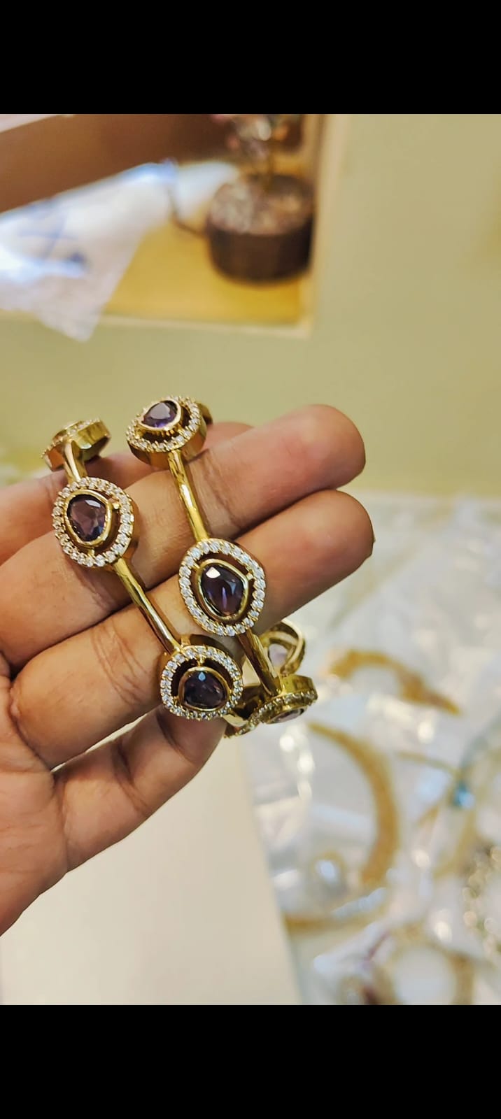 Victoria jadau kundan bangles