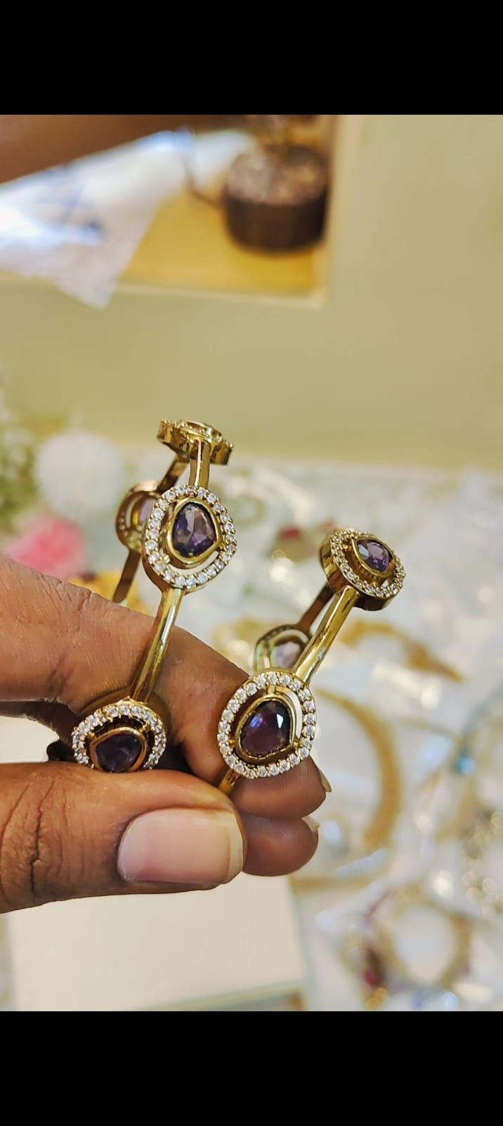 Victoria jadau kundan bangles