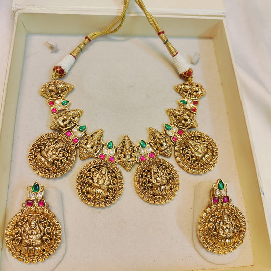 Gold antique finish premium quality necklace set