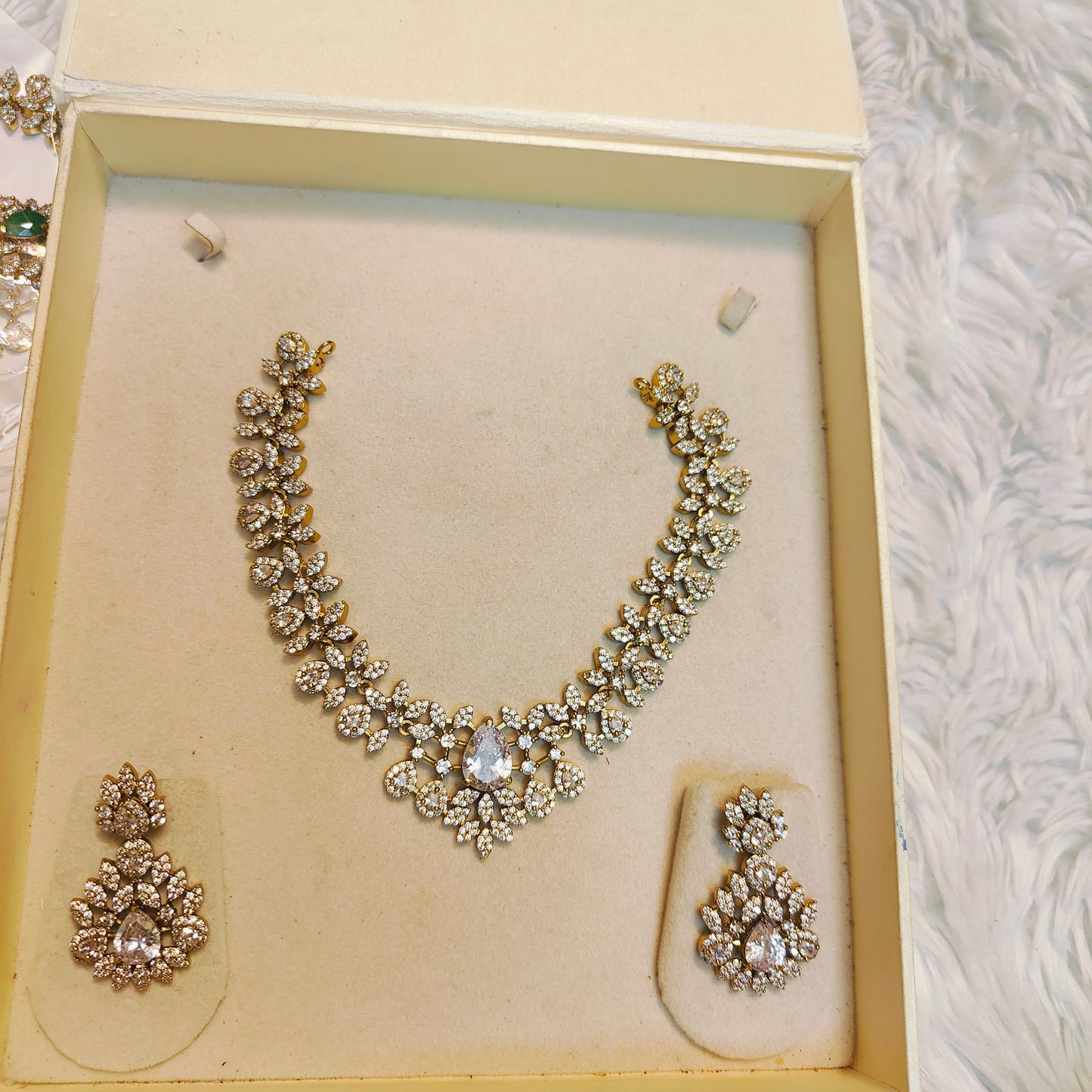 Radiant AD stones necklace set